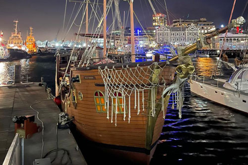 Jolly Roger Pirate Boat Image